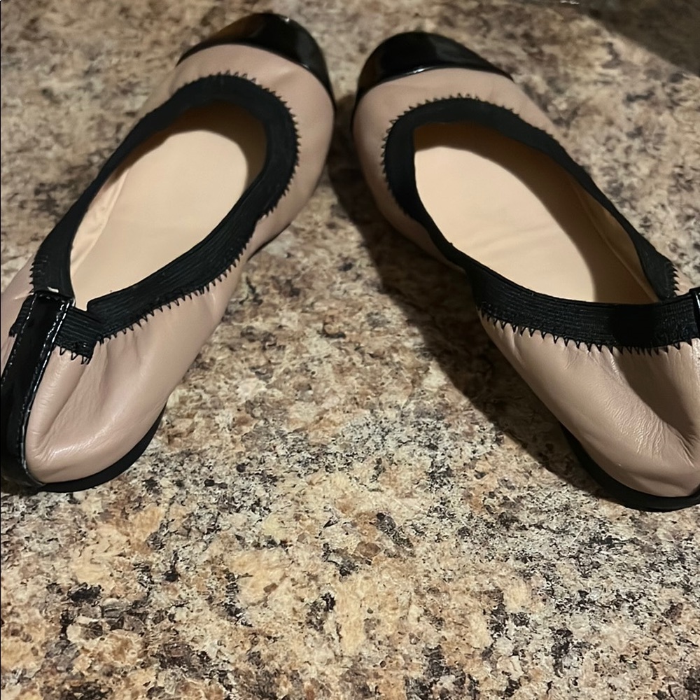 New Cole Haan Deltona ballet flats sz 7B Patent leather cap toe Cole Haan emblem - Picture 6 of 10